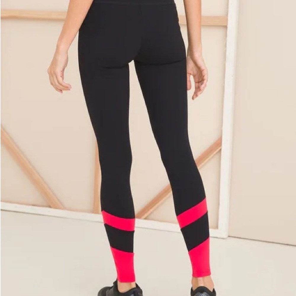 Chico’s Zenergy So Slimming Leggings Color-Block Inside Pocket Stretch